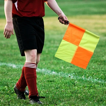 Футбольные тренировочные флаги 2шт, противоскользящие футбольные судейские флаги, водонепроницаемые флаги футбольных соревнований, Футбольное судейское снаряжение Изображение 2