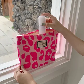 Женская косметичка с розовым леопардовым принтом, Ретро-цветок, дамский маленький клатч, дорожные сумки, сумки для хранения карандашей школьницы. Изображение 2